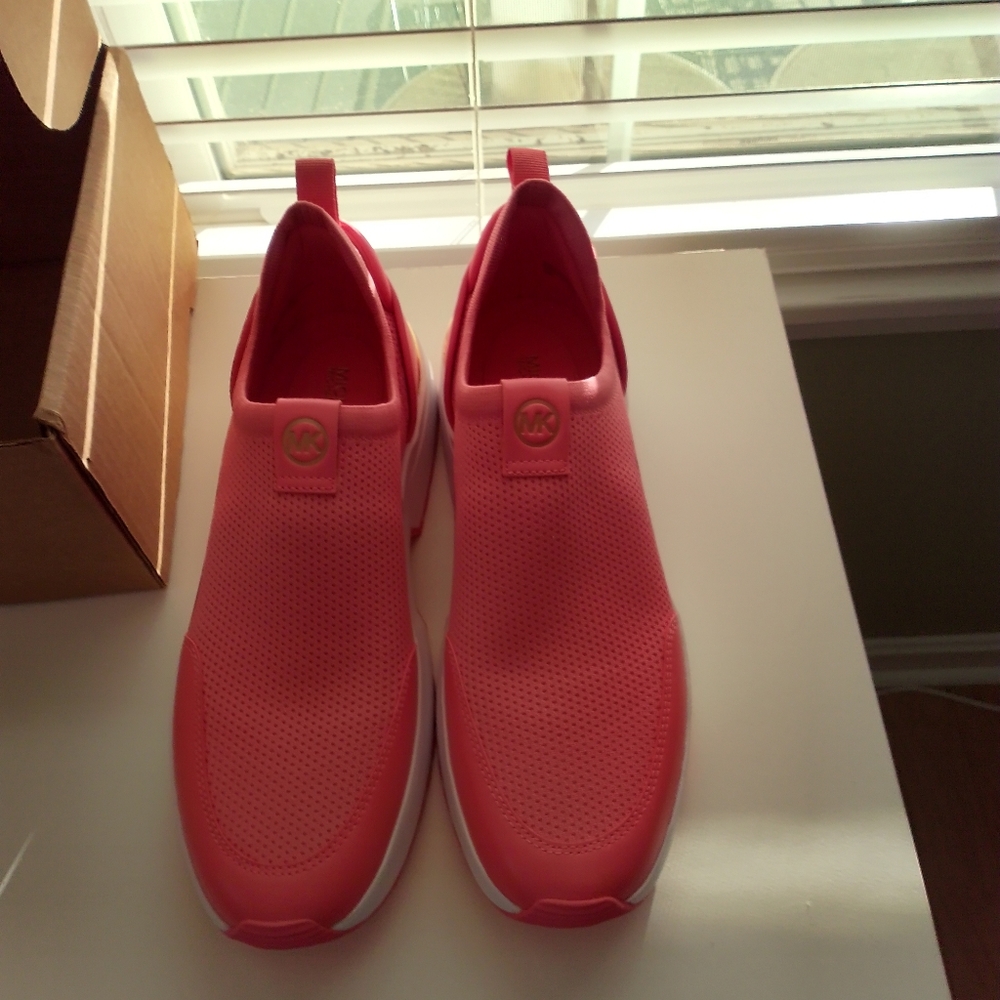 NWOT Michael Kors tennis shoes, beautiful pink.